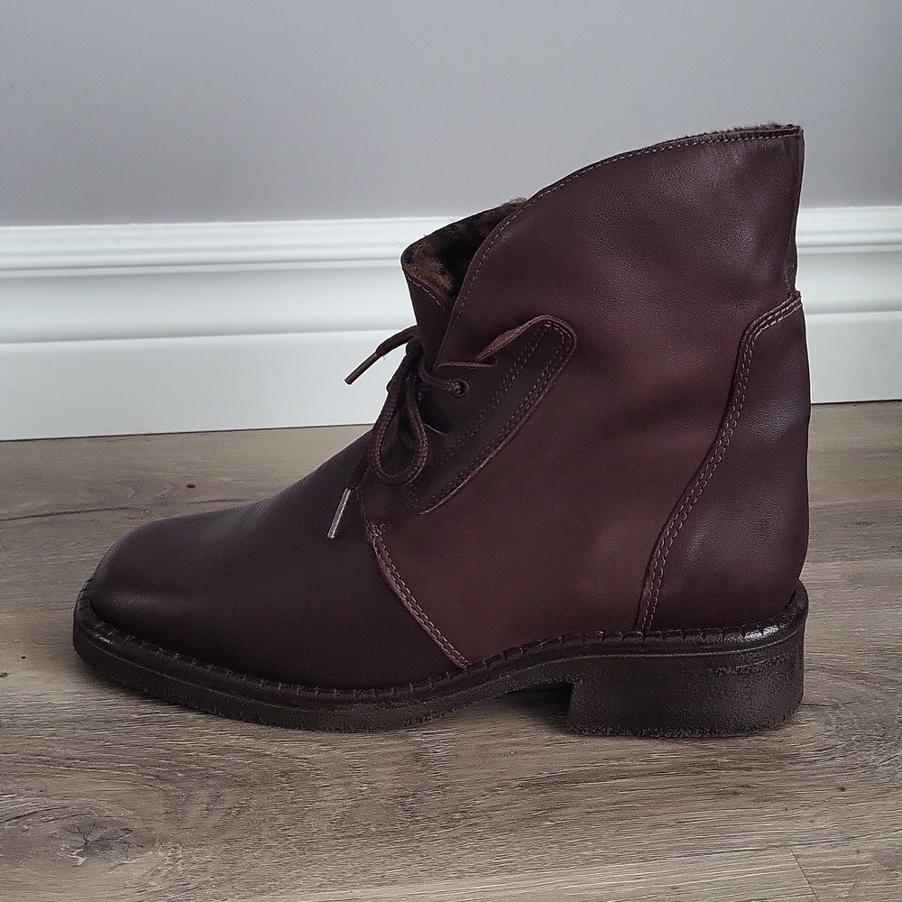 La Canadienne Brown Ankle Boot - Picture 9 of 16